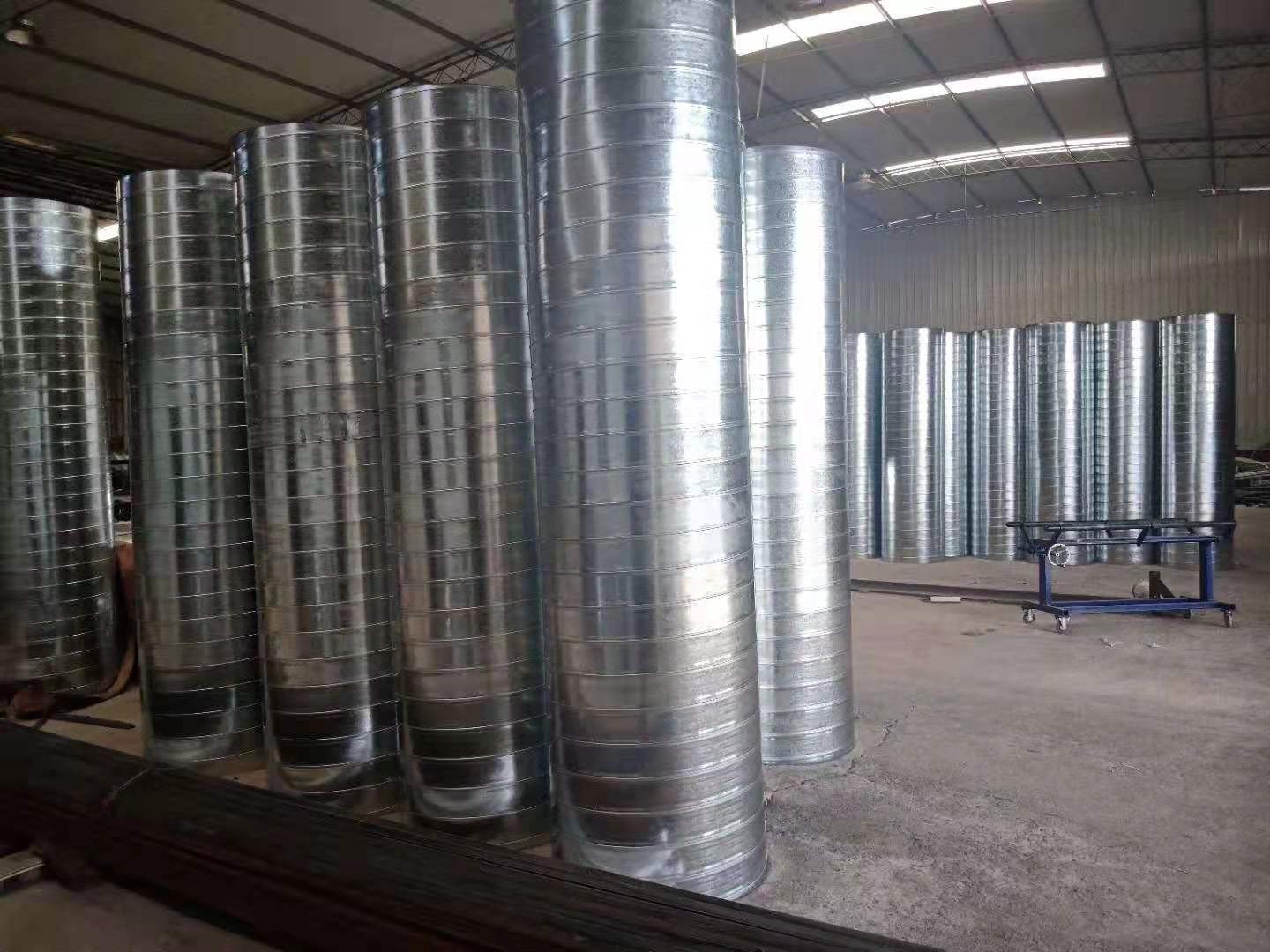 風(fēng)管生產(chǎn)線(xiàn)廠(chǎng)家指導(dǎo)如何正確清洗風(fēng)管